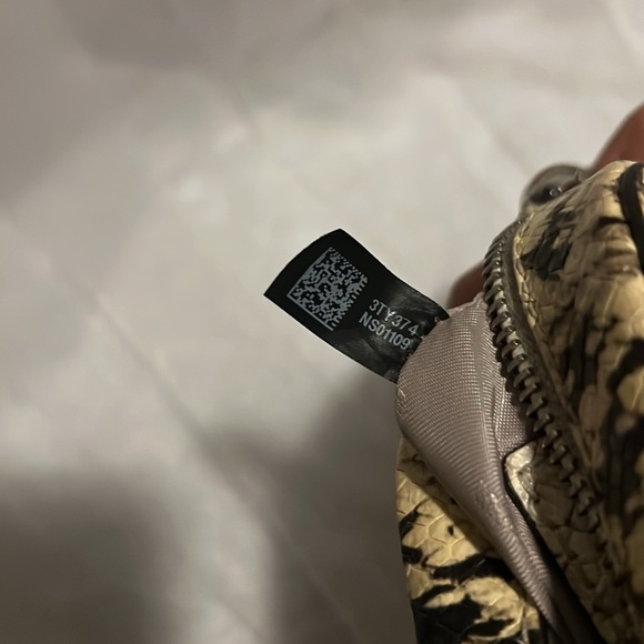 Michael Kors Crossbody - Picture 5 of 6